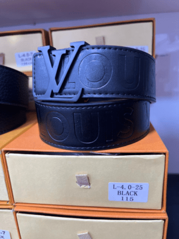Ceinture Louis Vuitton boucle noir en cuir noir imprimé (BLT LV H005)